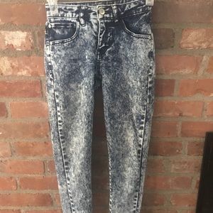 Delia’s Acid Wash Liv High Waisted Jeans Size 00